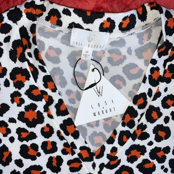 Lost + Wander Leopard Print V-Neck Top Size Medium - Picture 3 of 11